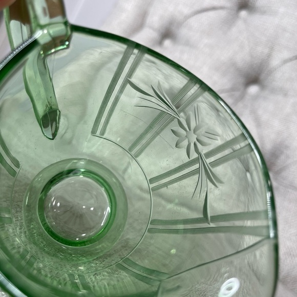 Vintage Glass Etched Green Flower Rose Creamer Small Pitcher Kitchen Coffee - Picture 7 of 8